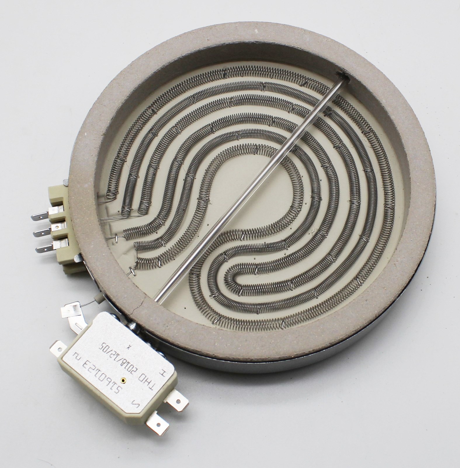 Электрическая конфорка для стеклокерамической плиты  D145mm, 1200W/230V код: 139052 зам. 482000022932, C00139052  